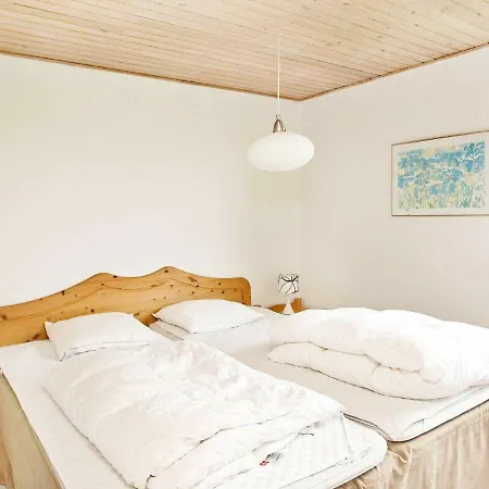 Four-bedroom Holiday In Hjorring 5 * Lonstrup
